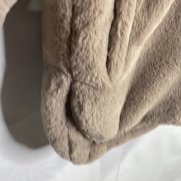 Zara soft faux, fur, hooded - Picture 4 of 6